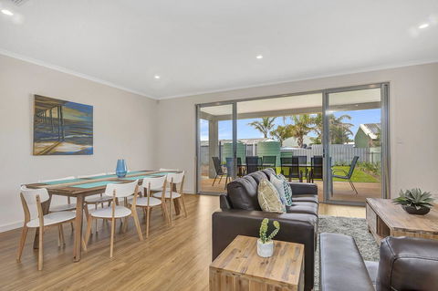Eastern Breeze - Accommodation Port Macquarie 15