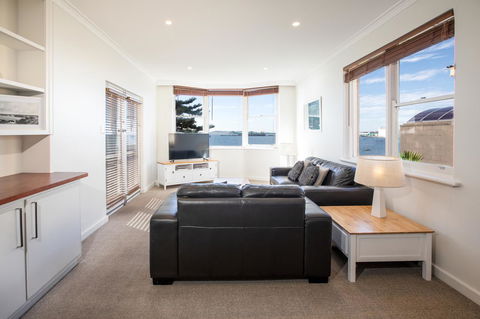Bay 10 - Suites And Apartments - Accommodation Port Macquarie 33