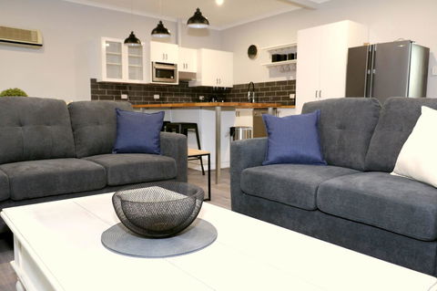 The Purple Door On Seaview - Accommodation Port Macquarie 8