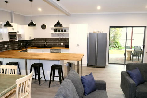 The Purple Door On Seaview - Accommodation Port Macquarie 4