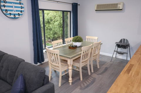 The Purple Door On Seaview - Accommodation Port Macquarie 5