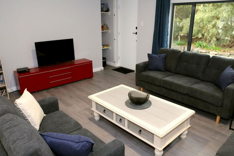 The Purple Door On Seaview - Accommodation Port Macquarie 7