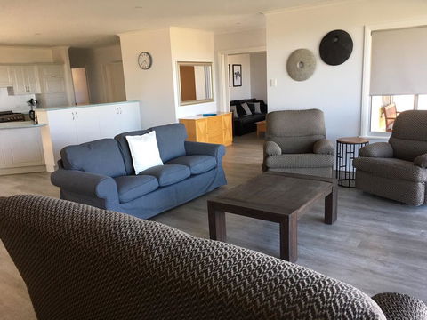 Emu Bay Holiday Homes - Accommodation Port Macquarie 30