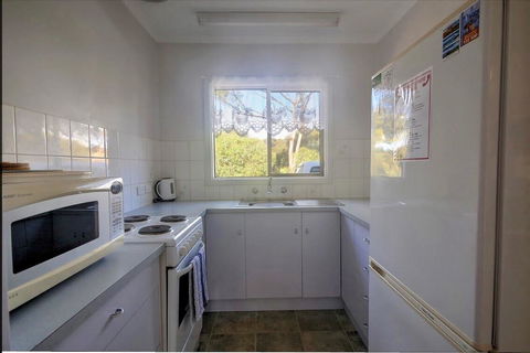 Emu Bay Holiday Homes - Accommodation Port Macquarie 4