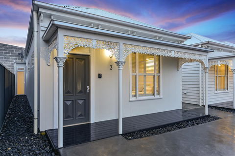 Aloha Central Luxury Apartments - Accommodation Port Macquarie 2