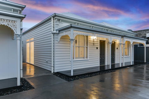 Aloha Central Luxury Apartments - Accommodation Port Macquarie 21