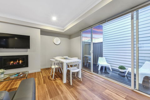 Aloha Central Luxury Apartments - Accommodation Port Macquarie 24