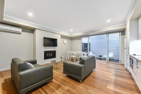 Aloha Central Luxury Apartments - Accommodation Port Macquarie 6