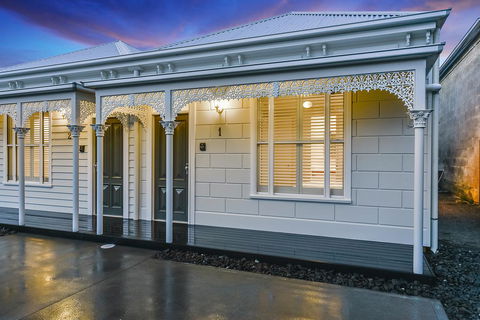 Aloha Central Luxury Apartments - Accommodation Port Macquarie 1
