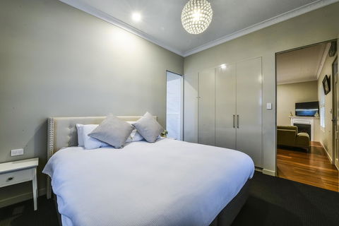 Aloha Central Luxury Apartments - Accommodation Port Macquarie 14