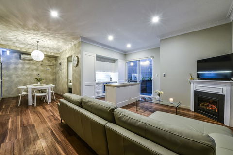 Aloha Central Luxury Apartments - Accommodation Port Macquarie 8