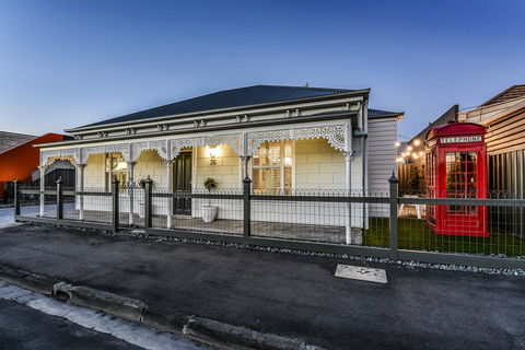 Aloha Central Luxury Apartments - Accommodation Port Macquarie 19