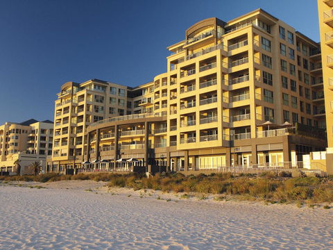 Oaks Glenelg Plaza Pier Suites - Accommodation Port Macquarie 1