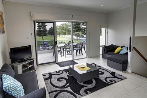 Tasman Beachside Apartment - Accommodation Port Macquarie 4