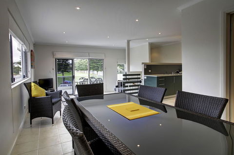 Tasman Beachside Apartment - Accommodation Port Macquarie 5