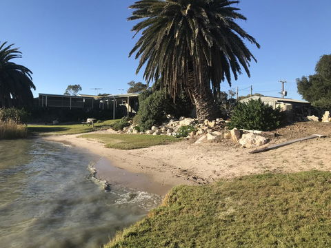 Hydeaway Bay - Own Private Bay + Kayaks - Accommodation Port Macquarie 3