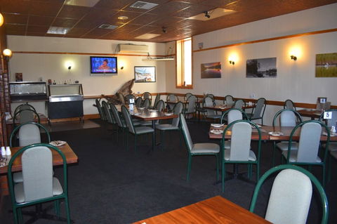 Commercial Hotel Morgan - Accommodation Port Macquarie 7