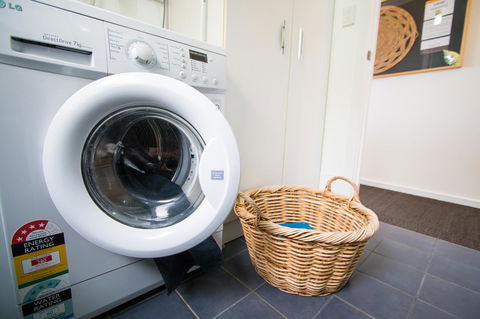 Coorong Waterfront Retreat - Accommodation Port Macquarie 13