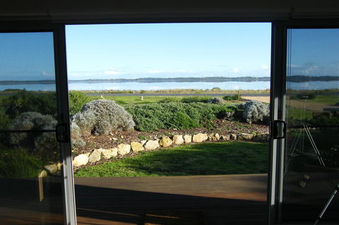 Coorong Waterfront Retreat - Accommodation Port Macquarie 20