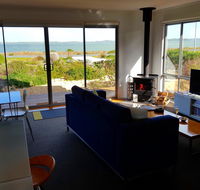 Coorong Waterfront Retreat - Accommodation Port Macquarie