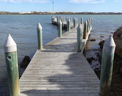 Coorong Waterfront Retreat - Accommodation Port Macquarie 33
