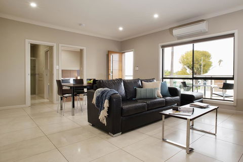 Renmark Holiday Apartments - Accommodation Port Macquarie 1