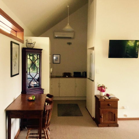 STUDIO ECHUNGA Adelaide Hills - Accommodation Port Macquarie 9