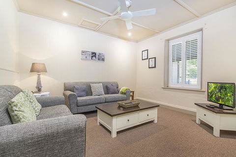 Stoneleigh Cottage Bed And Breakfast - Accommodation Port Macquarie 4