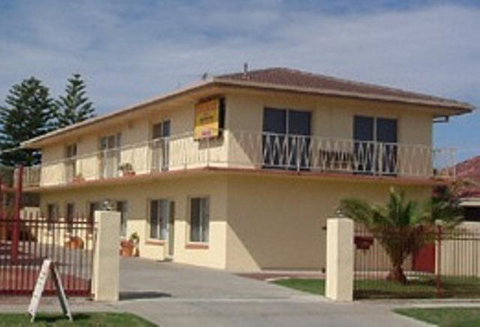 Esplanade Apartments At West Beach - Accommodation Port Macquarie 1