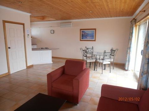 Esplanade Apartments At West Beach - Accommodation Port Macquarie 2