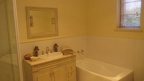 Gainsborough Cottage - Accommodation Port Macquarie 6