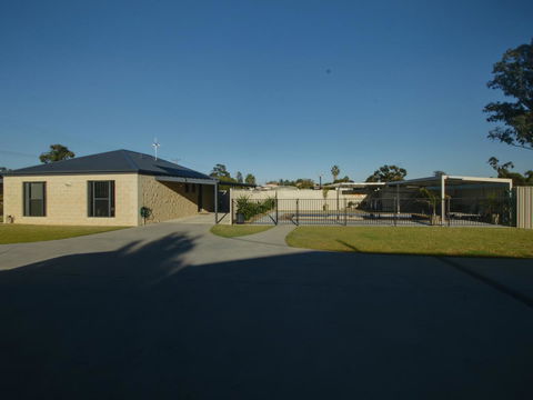 DBJ Holiday Units - Accommodation Port Macquarie 1