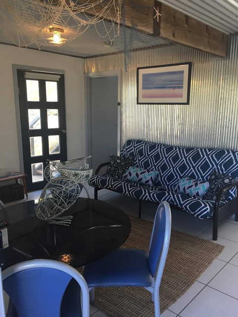 SHAKIN' SHACK - Accommodation Port Macquarie 13