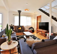 Hudson Bay  Basin View-Pet Friendly-15 Mins to Hyams Beach - Accommodation Port Macquarie