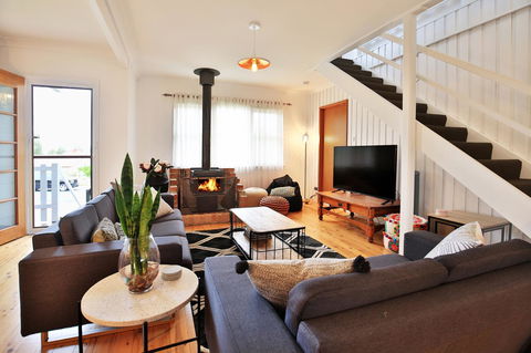 Hudson Bay @ Basin View-Pet Friendly-15 Mins To Hyams Beach - Accommodation Port Macquarie 0
