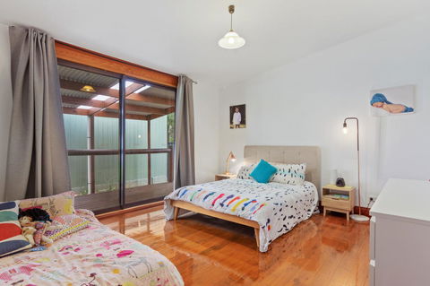 The Log Cabin - 47 Jetty Road - Accommodation Port Macquarie 11