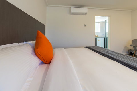 Mick O\'Sheas - Accommodation Port Macquarie 15