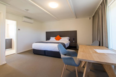 Mick O\'Sheas - Accommodation Port Macquarie 29