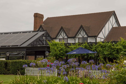 Mick O\'Sheas - Accommodation Port Macquarie 37