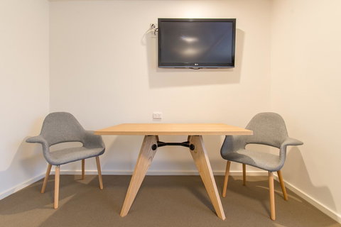 Mick O\'Sheas - Accommodation Port Macquarie 8