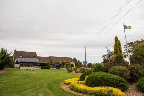 Mick O\'Sheas - Accommodation Port Macquarie 35