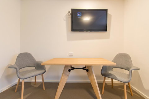 Mick O\'Sheas - Accommodation Port Macquarie 13