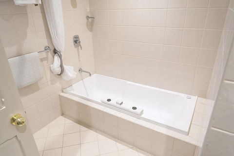 Serafino McLaren Vale - Accommodation Port Macquarie 6