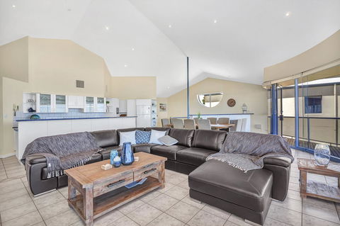 Sail Away - Accommodation Port Macquarie 5