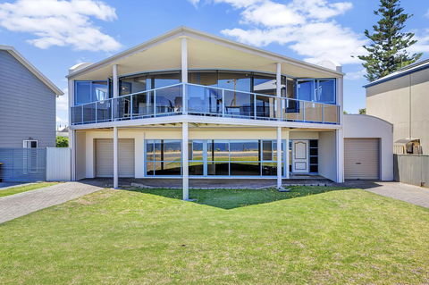 Sail Away - Accommodation Port Macquarie 3