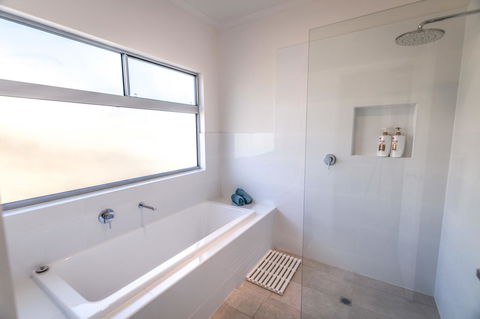 Middle River Beach House, Western House - Accommodation Port Macquarie 12