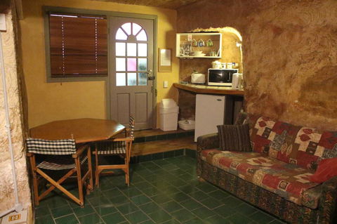 The Underground Motel - Accommodation Port Macquarie 1