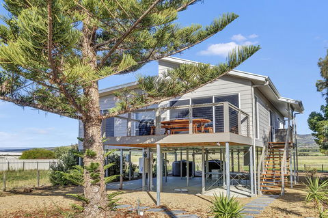 Sea View At Silver Sands - C21 SouthCoast Holidays - Accommodation Port Macquarie 0