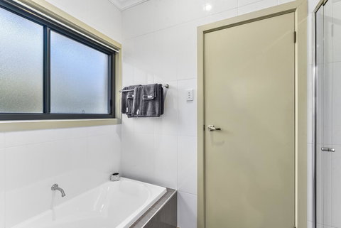 Accommodation On Lansell 2 - Accommodation Port Macquarie 11