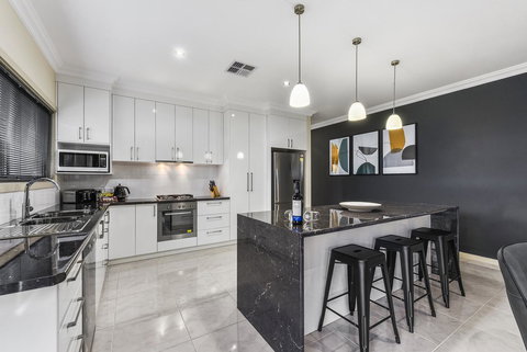 Accommodation On Lansell 2 - Accommodation Port Macquarie 0